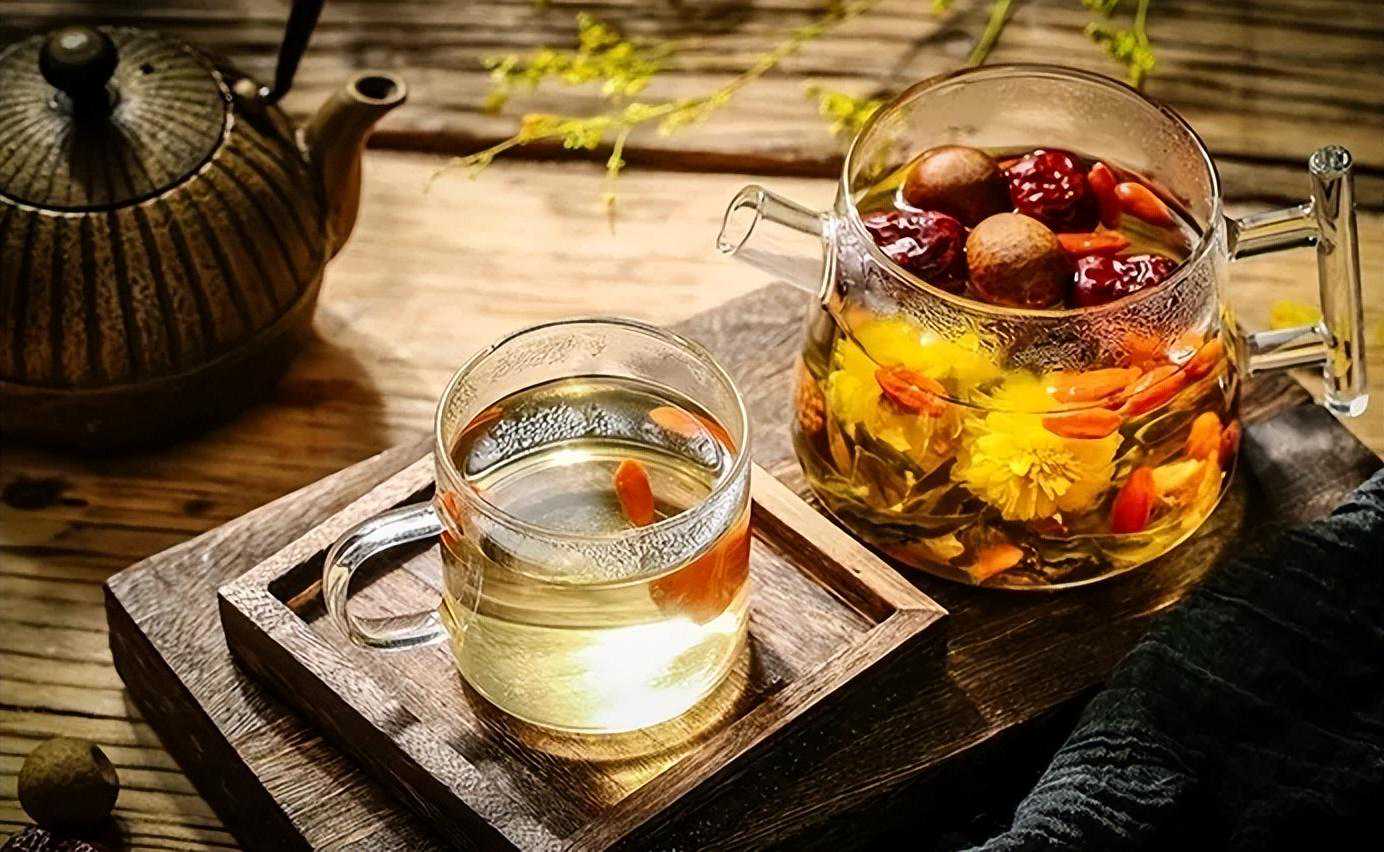 一盅盖碗茶，浓浓家乡情！兰州人“刮碗子”，最初竟是这个样子！