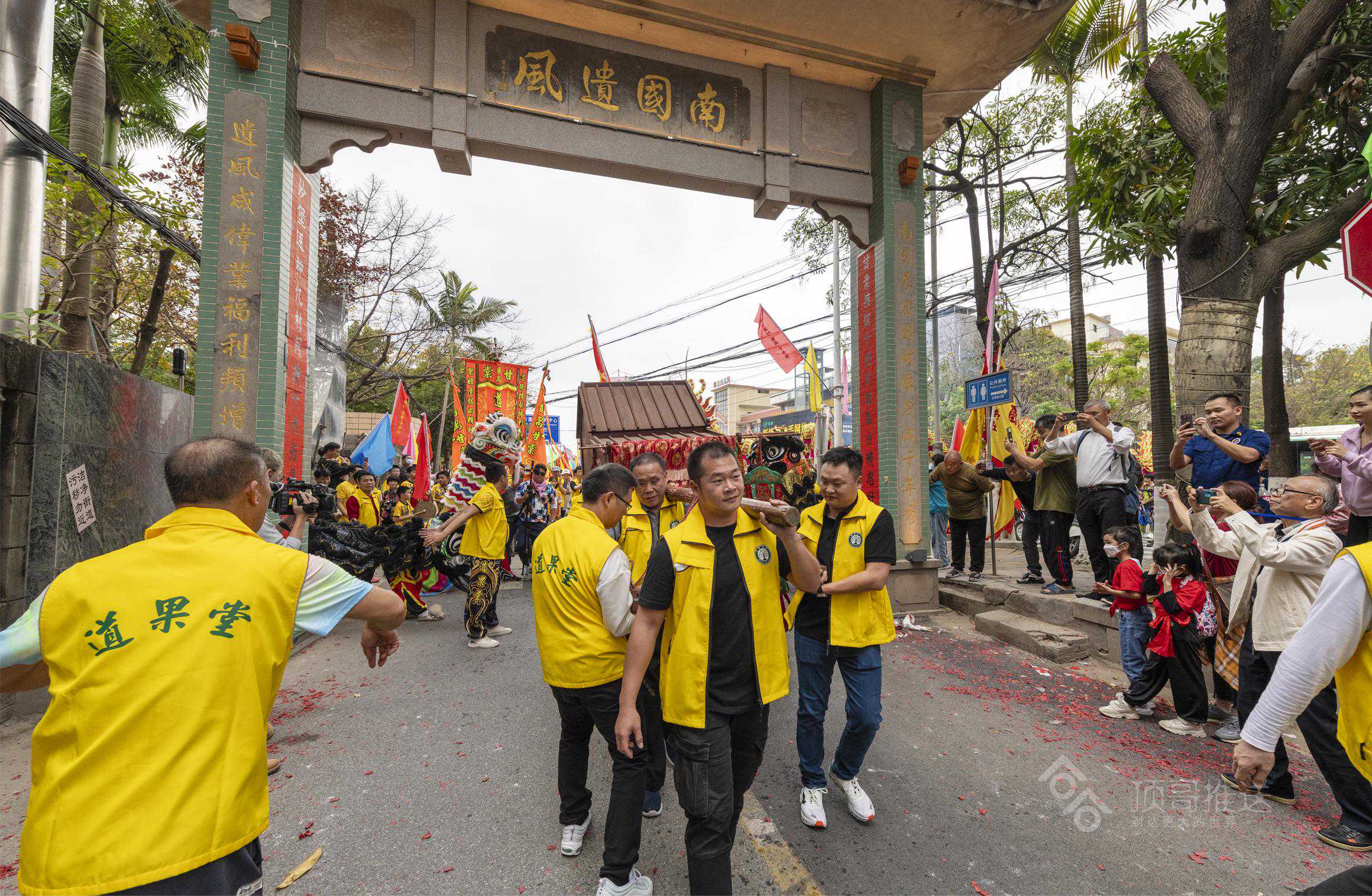 番禺奇葩的春节民俗：擝龙须，龙年初十，10条村村民齐聚擝龙须