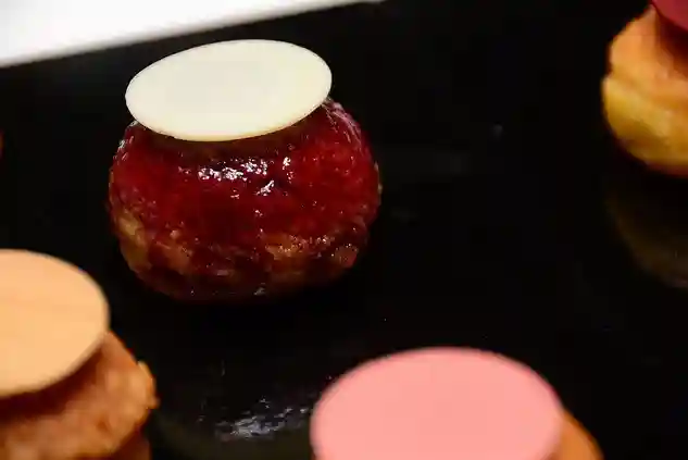 當今巴黎 │ 最熱門的時尚甜點「法國情人」迷你小泡芙