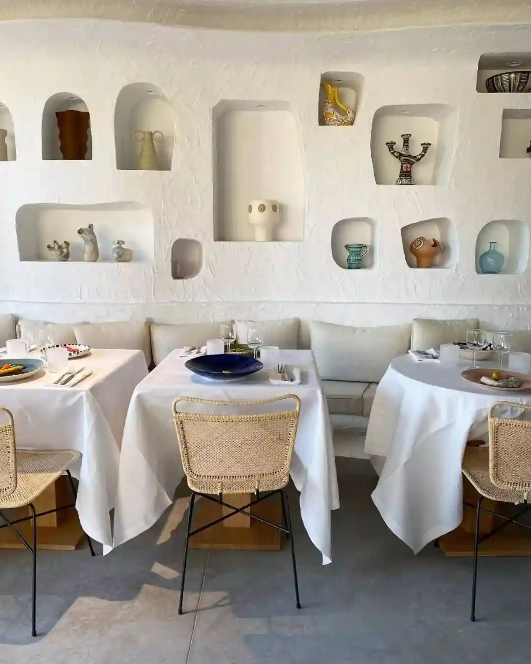 Jacquemus又开新餐厅，Lemaire的秀场妆容也太高级了！「每周时报」