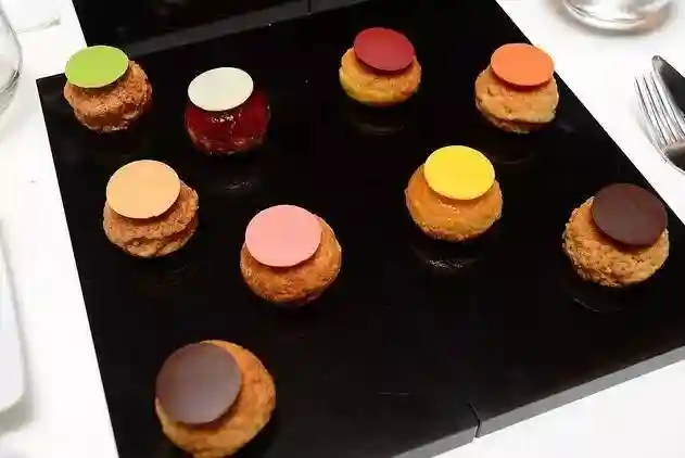 當今巴黎 │ 最熱門的時尚甜點「法國情人」迷你小泡芙