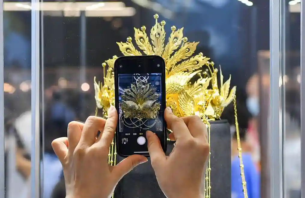 新华深读丨老字号焕新