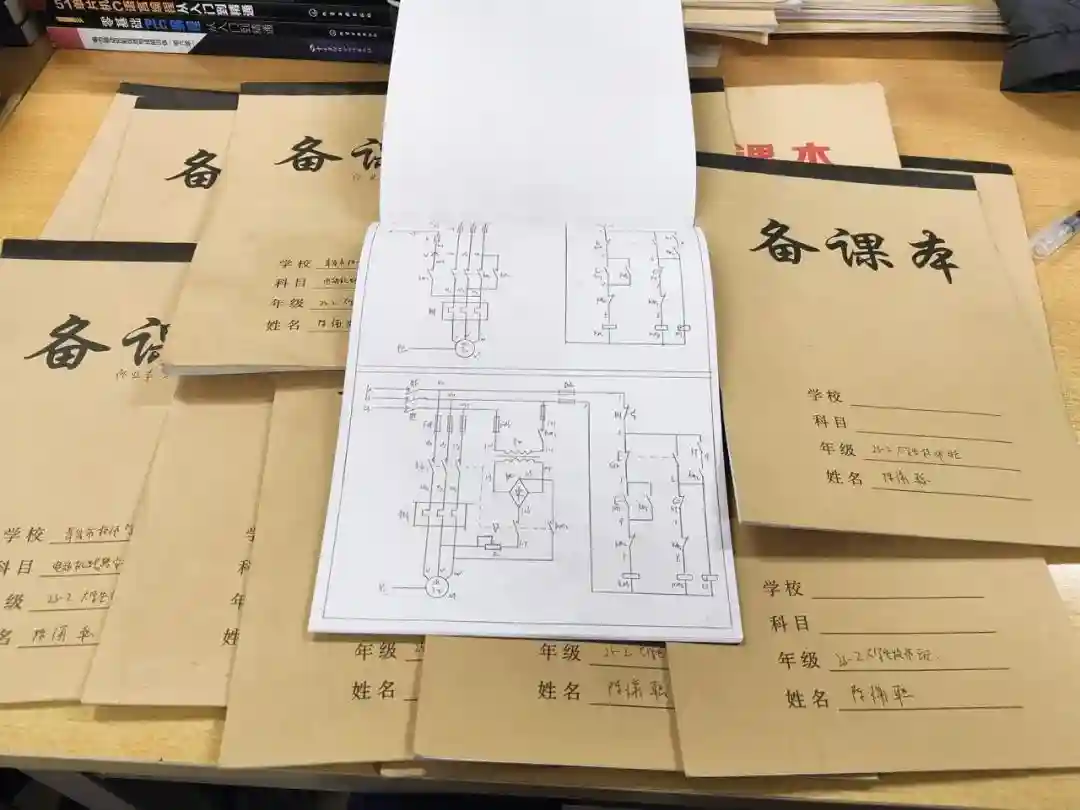 本科毕业后，他们选择重回技校