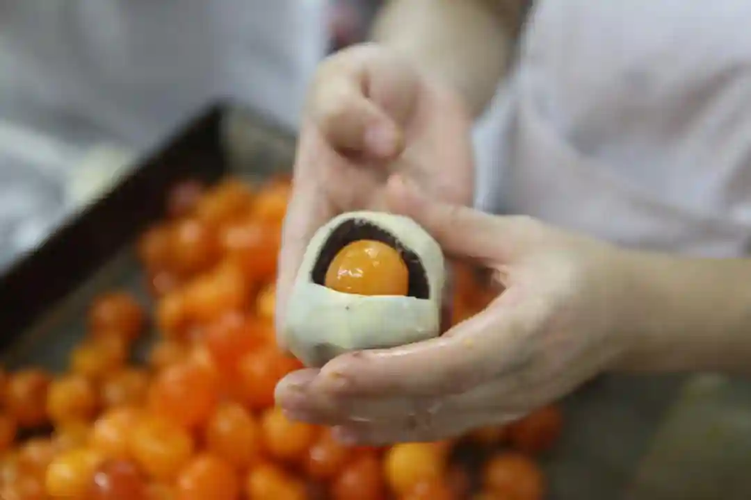 柳州雅乐：走进60年老店看月饼制作