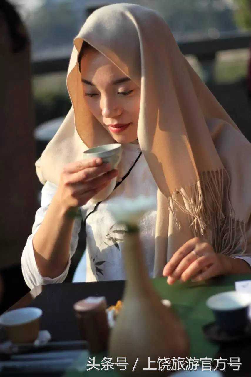 信江书院内：茶仙子们的茶集