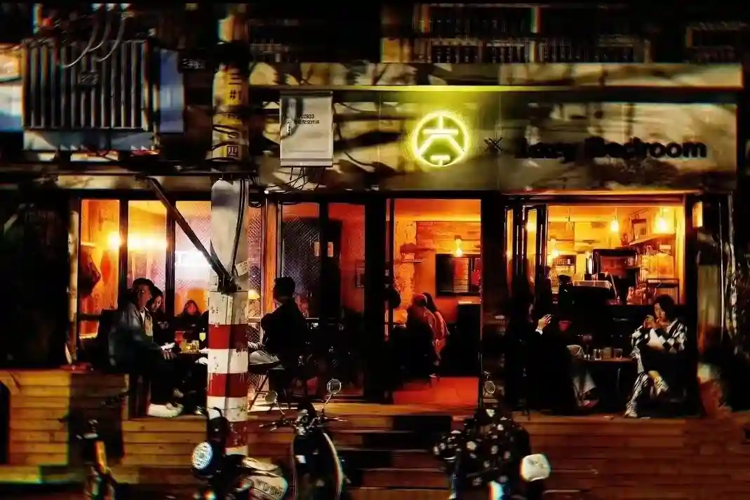 “可以睡觉的咖啡馆”最近突然走红，这是什么新玩法？