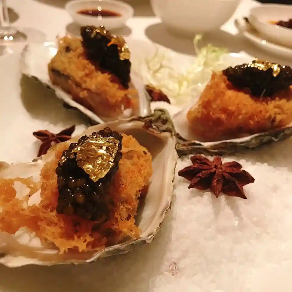 巴黎这家顶级餐厅的后厨全讲粤语，背后有怎样的故事？