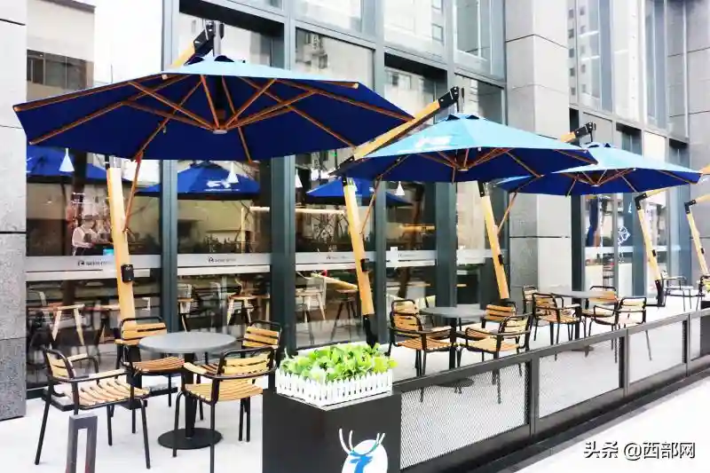 享受年前片刻悠闲，luckin coffee西安首家悠享店开业