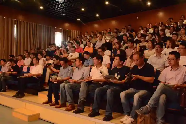 “欧陆风情”更添味 青田将“红酒西餐师”纳入常规性培养