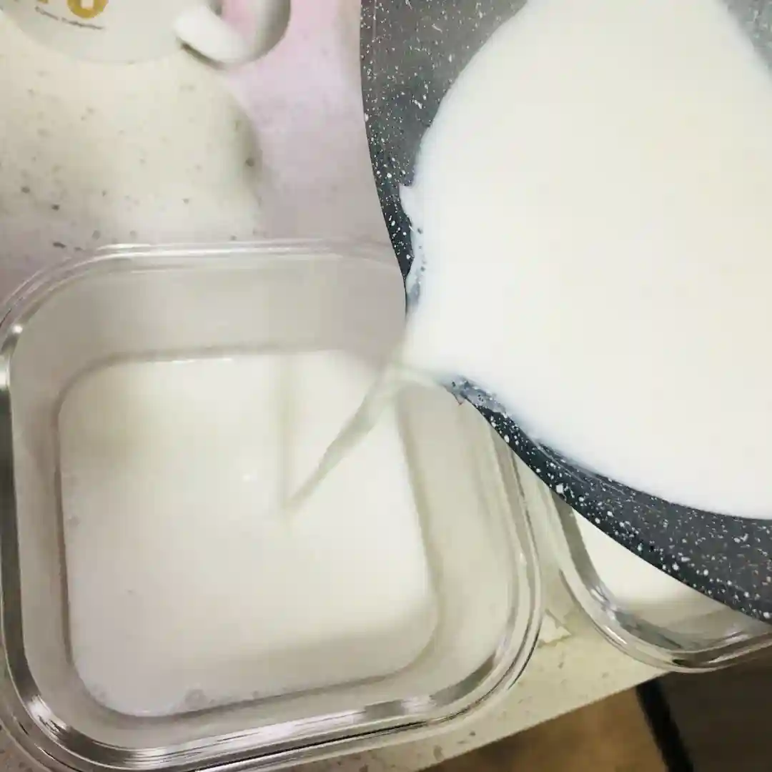 牛奶+鸡蛋+糖，蒸出100%成型双皮奶