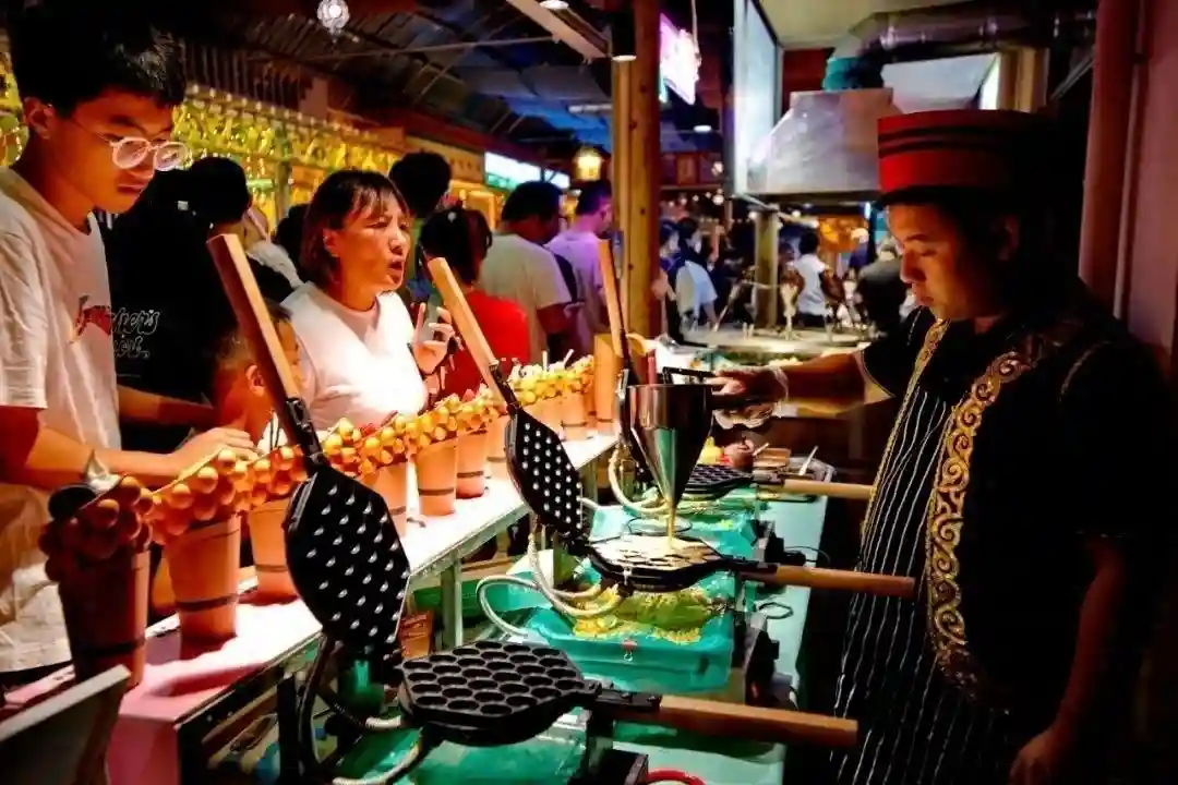 没生意还全国乱窜，遭大众抵制的“新疆切糕”，究竟有啥猫腻？