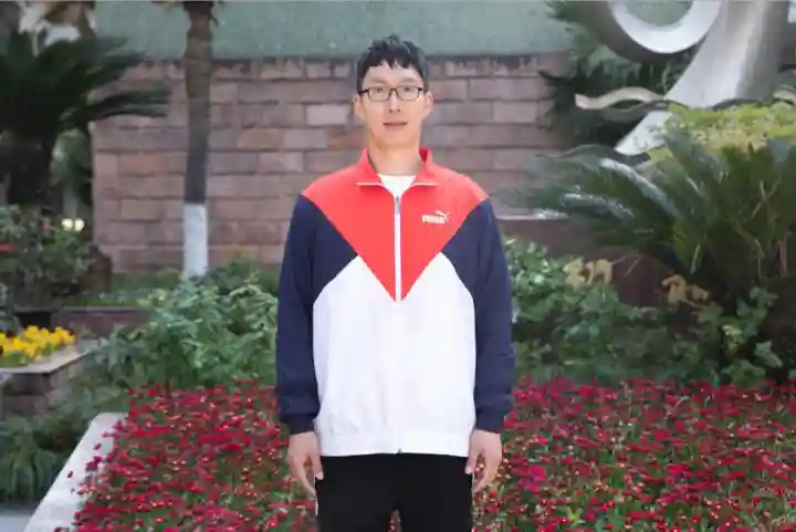 在北大读完本硕博，这位学霸刚刚做了个出人意料的决定