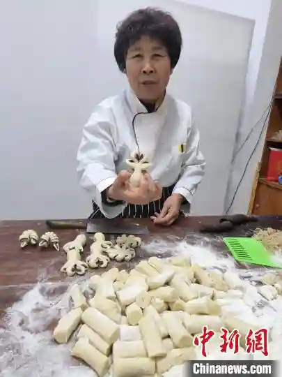 （新春走基层）博物馆里的传承人：寻着文献复原千年孔府糕点