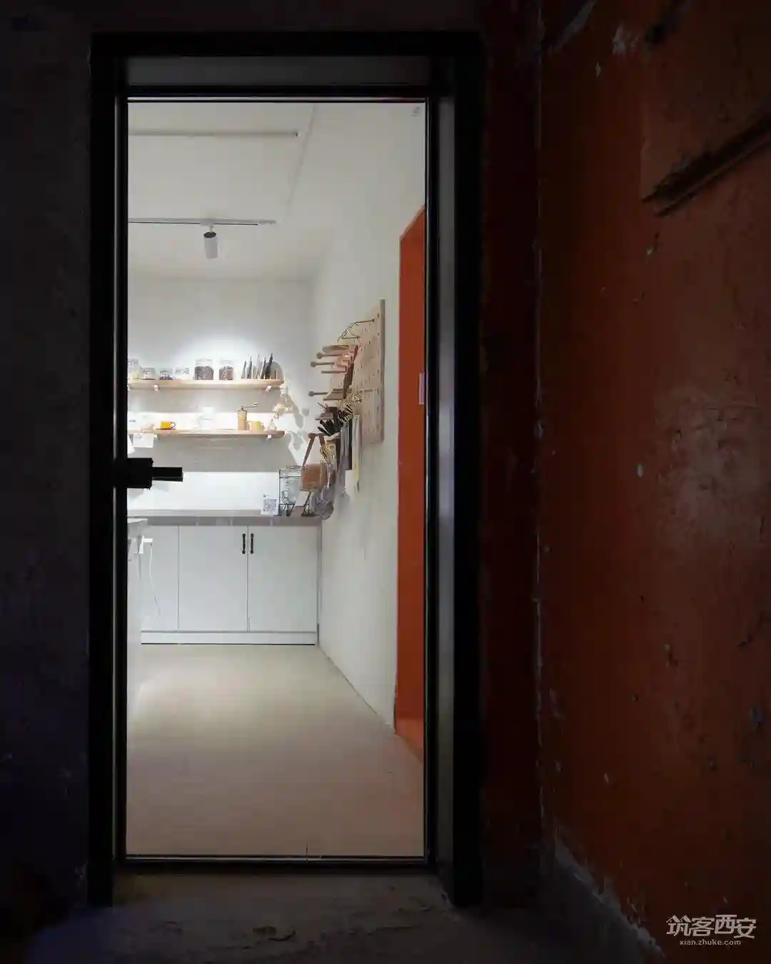 50㎡老小区改造甜品店｜温柔治愈，开启时代“甜蜜魔盒”