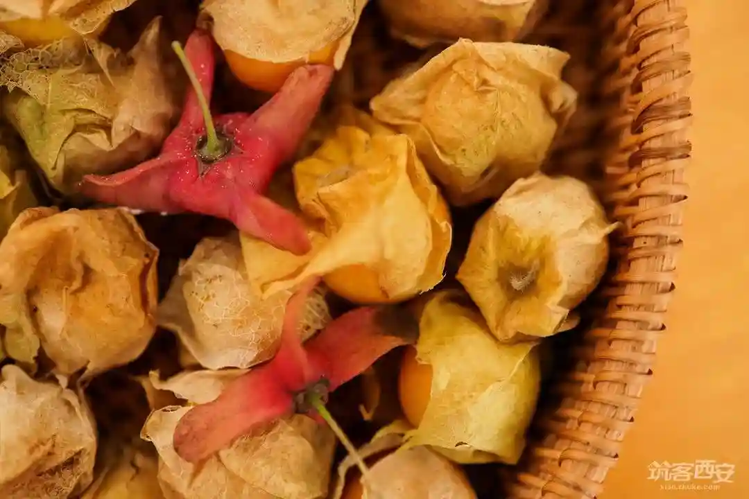 50㎡老小区改造甜品店｜温柔治愈，开启时代“甜蜜魔盒”