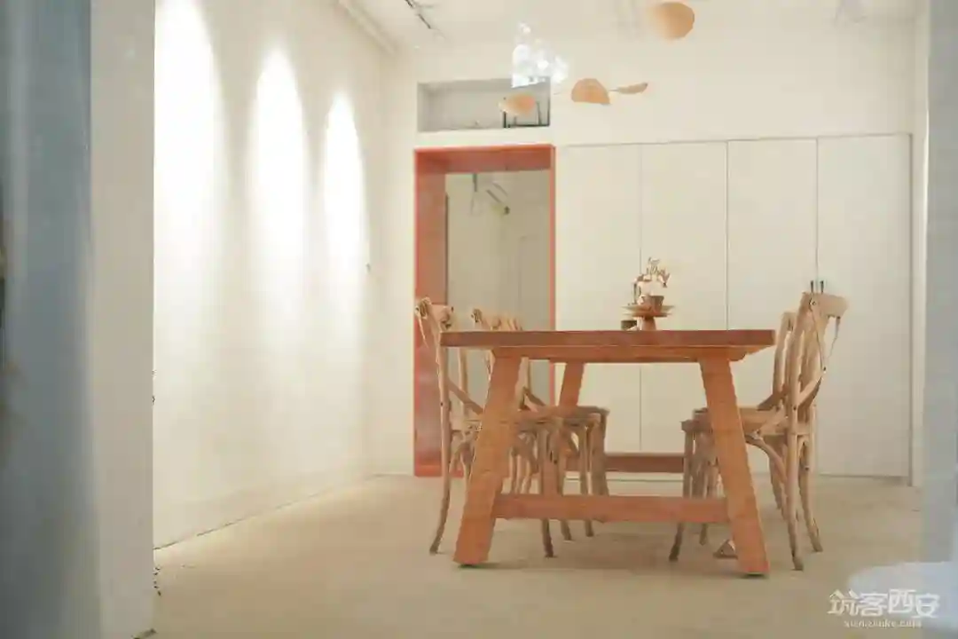 50㎡老小区改造甜品店｜温柔治愈，开启时代“甜蜜魔盒”