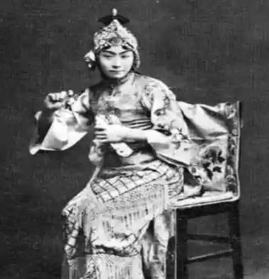 荀慧生新婚夜闹乌龙，掀开盖头新娘变成姑姑，原来是岳父从中作梗