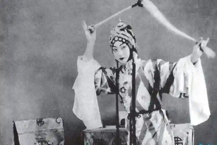 荀慧生新婚夜闹乌龙，掀开盖头新娘变成姑姑，原来是岳父从中作梗