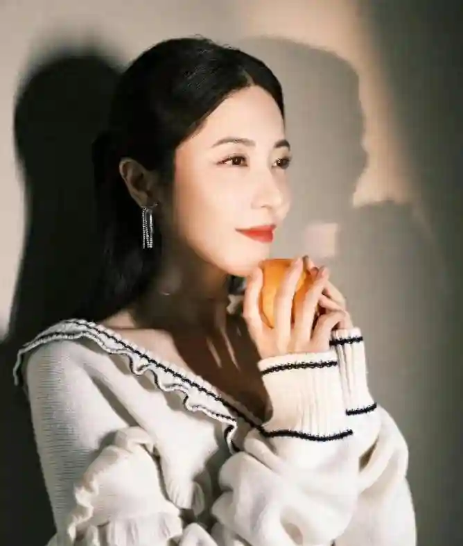 曾黎：中戏200年第一美女，3位前任都成了影帝，如今47岁仍单身