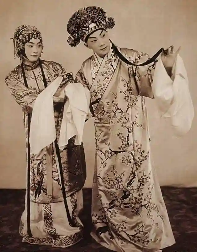 荀慧生新婚夜闹乌龙，掀开盖头新娘变成姑姑，原来是岳父从中作梗