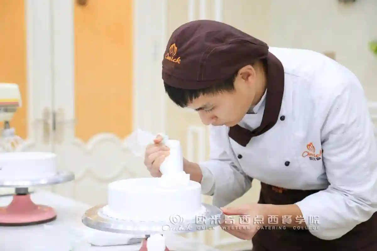 现在学烘焙有发展前景吗？有什么优势？