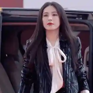 曾黎：中戏200年第一美女，3位前任都成了影帝，如今47岁仍单身