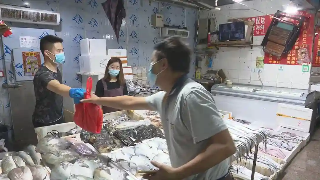 记者实地走访，带你看看上海西南地区最大的农副产品批发集散中心……