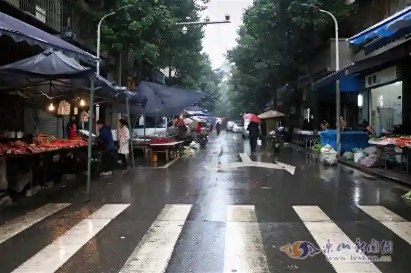 乐山城区这个临时便民摊区即将搬“新家”