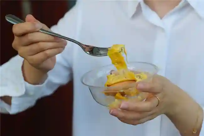 马来西亚“猫山王”鲜榴莲首次入华 这三个城市的市民先有口福了